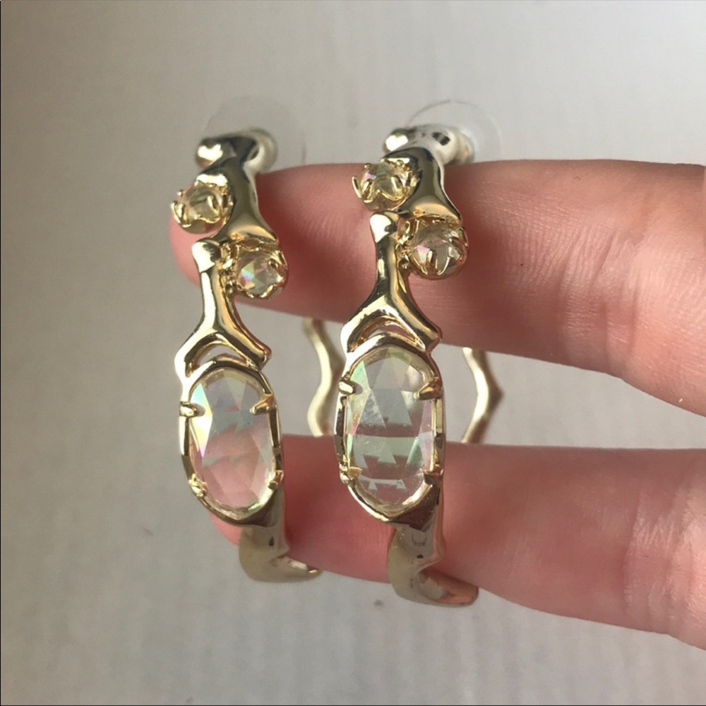ELEGANT KENDRA SCOTT EARRINGS